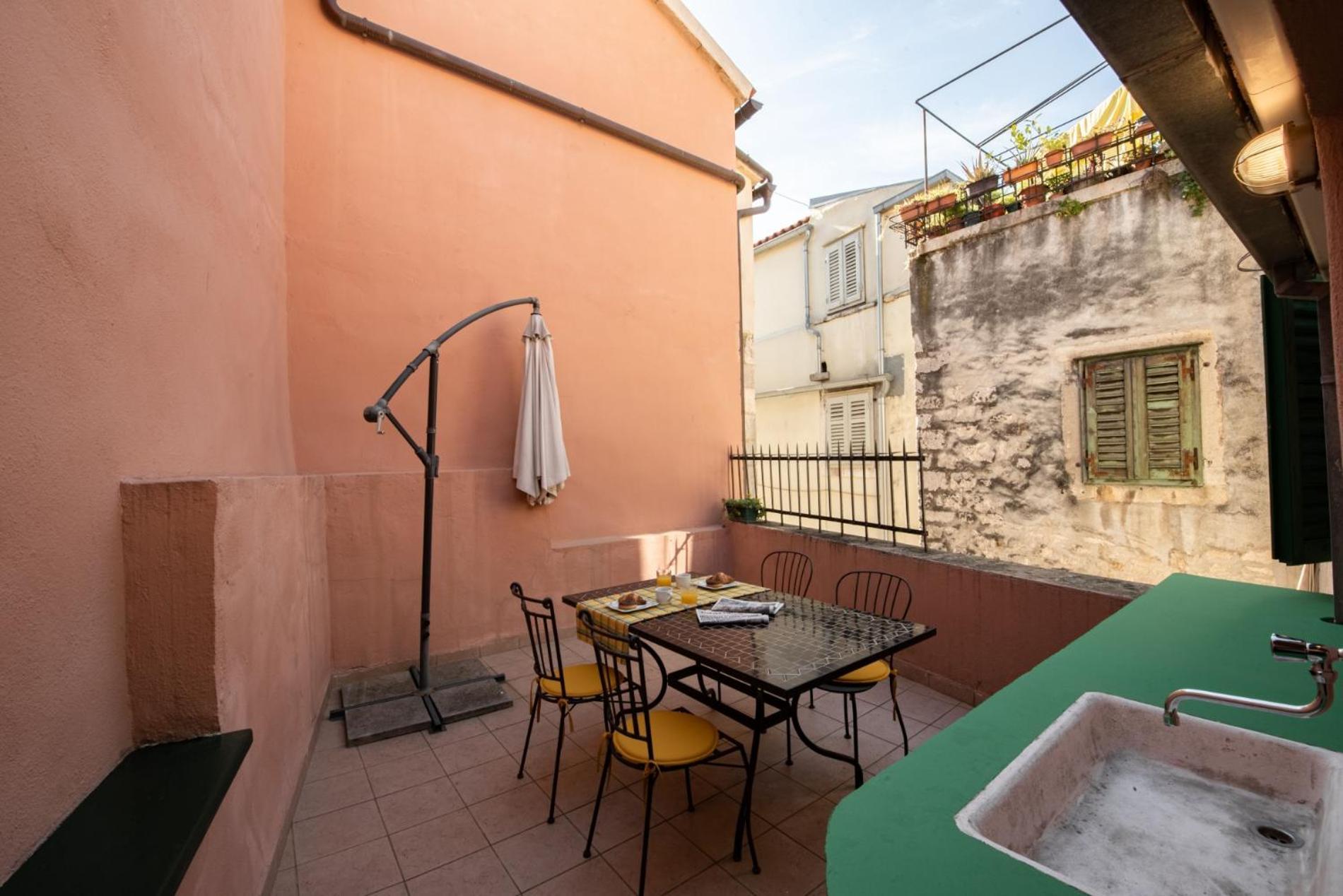 ספליט Duplex With Terrace In The City Centar מראה חיצוני תמונה